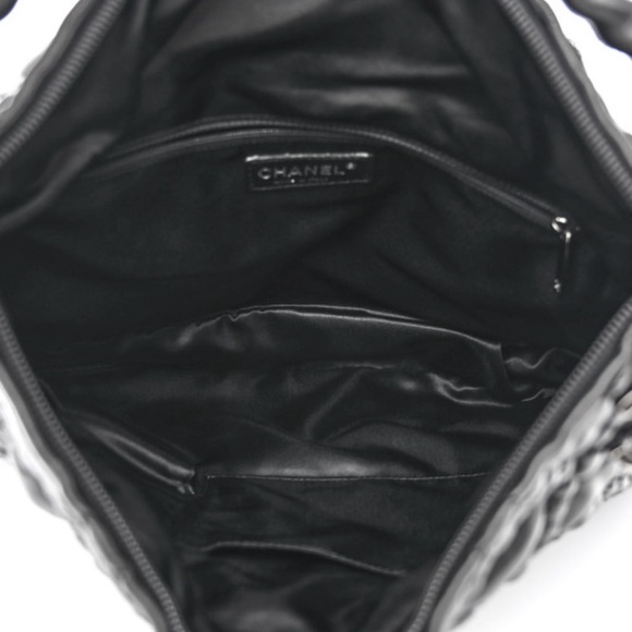 CHANEL Large Quilted Lambskin Hobo Black - Picture 5 of 11